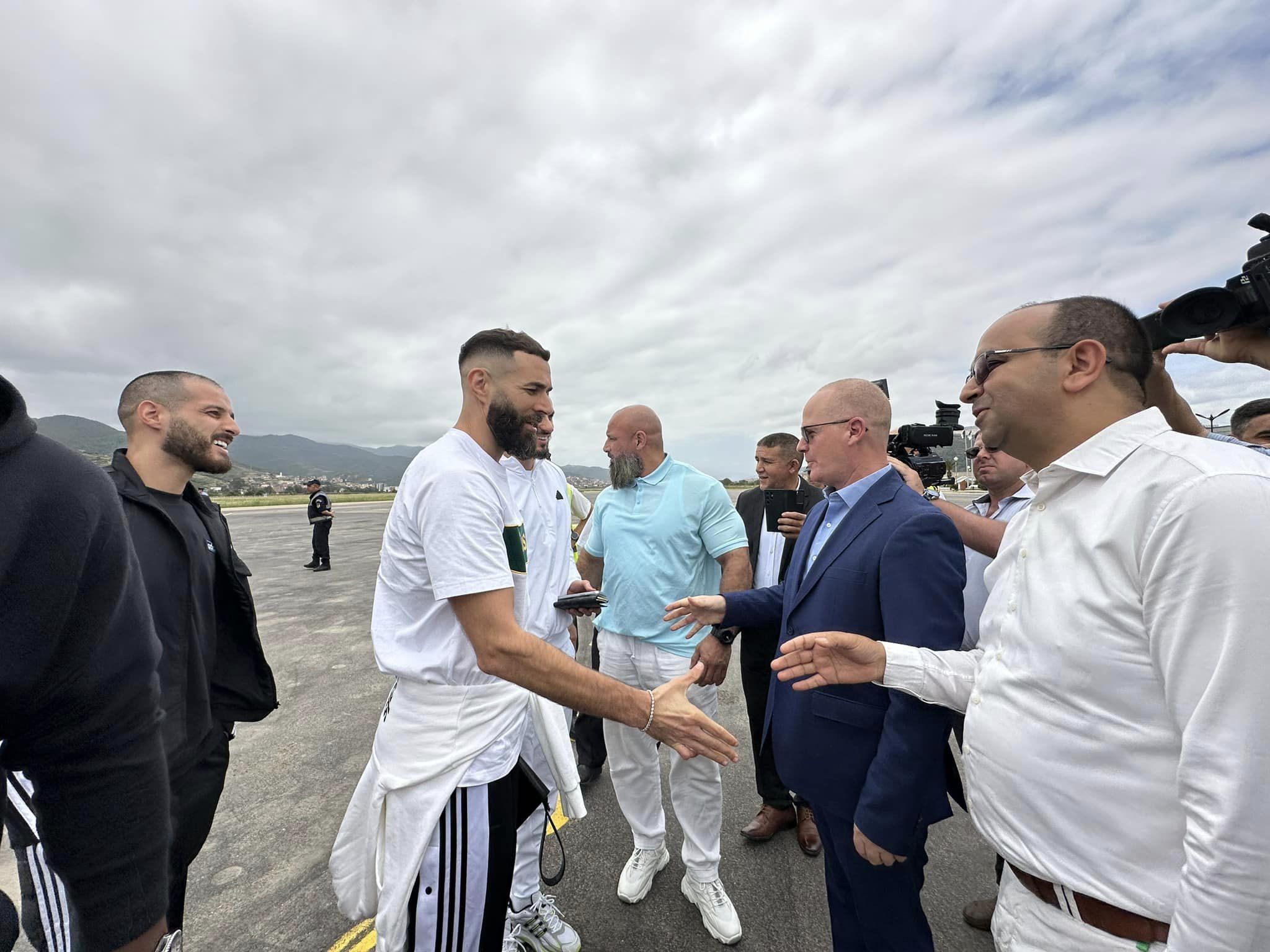 Benzema débarque en Algérie (Photos)