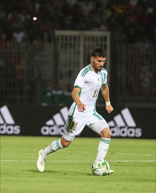 EN – Aouar: «Gagner un titre avec l'Algérie est le plus grand objectif de ma carrière»